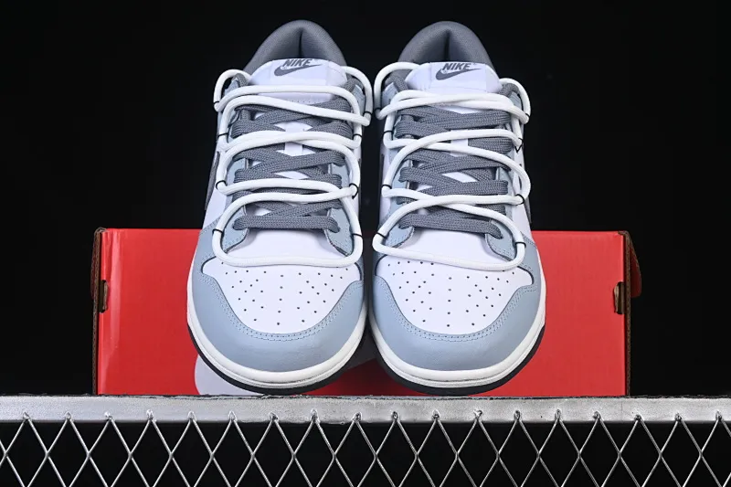 All categories Nk SB Dunk Series Nk SB Dunk Low High-end customized low-top sneakers Nike SB Dunk Low "Just Do it" white and blue straps Anniversary high-end customized low-top casual sneakers BG0510-058